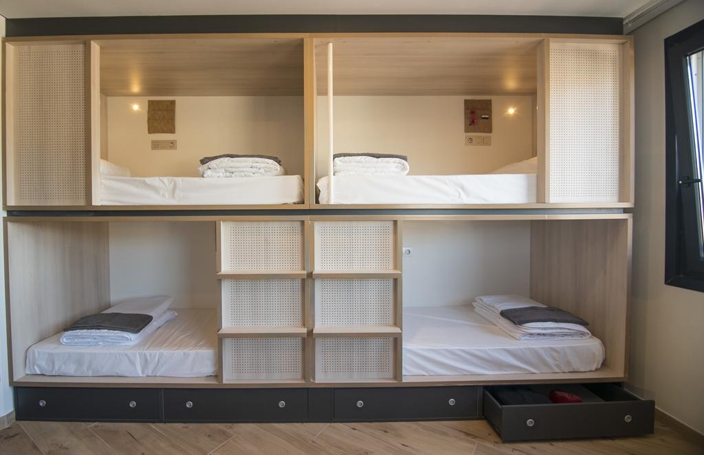 Bed 6-Bed Mixed Dormitory Room,435216504:JPEG
